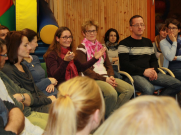 KINDER IM BOOT HABEN KINDER IM BOOT HABEN