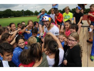 Autogramme mit BMX-Star Senad Grosic