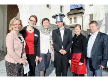 Gruppenfoto mit Landesrätin Mag Cornelia Schmidjell (3.v.l.)