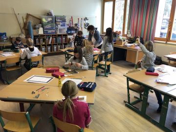 Schablone und Zeichnen